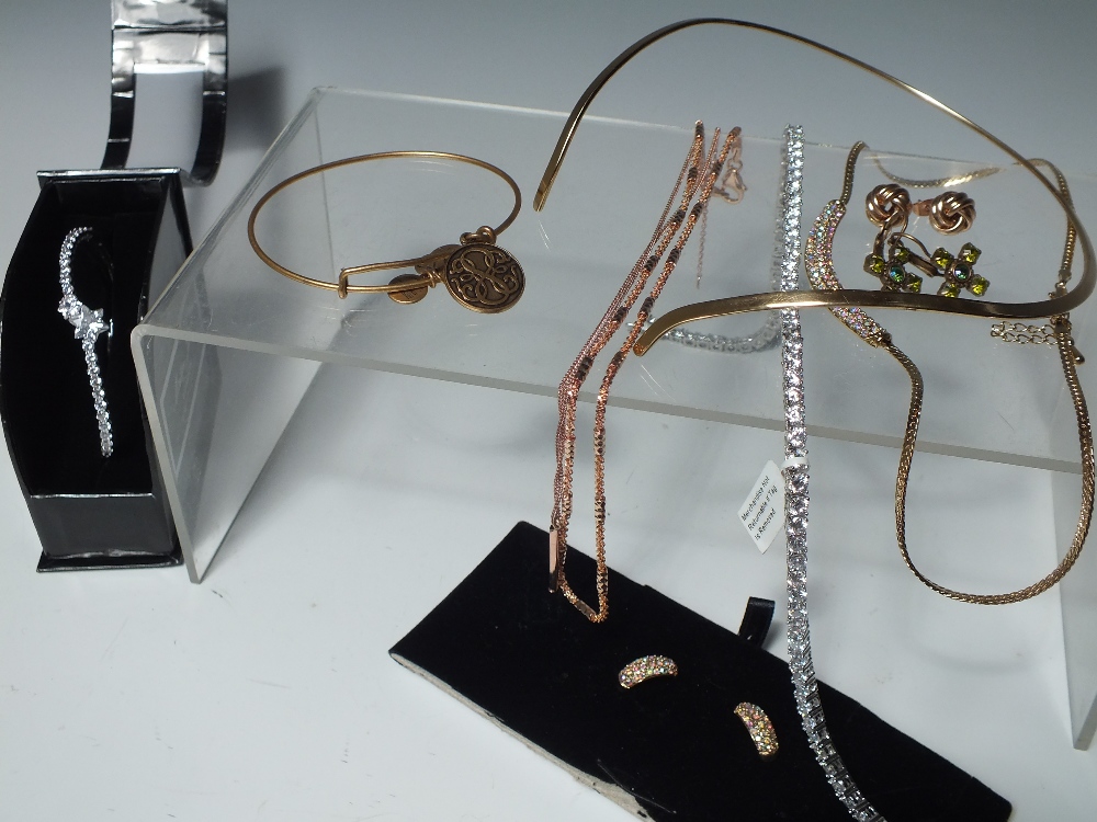 A COLLECTION OF MODERN AND DESIGNER COSTUME JEWELLERY, to include examples by Alex and Ani, Joan