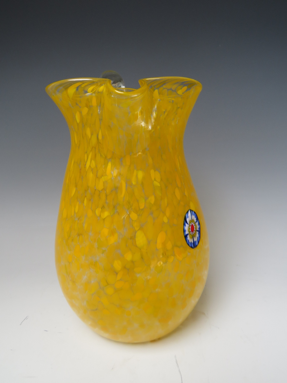 A VENETIAN MURANO GLASS LARGE PITCHER / LEMONADE JUG, embellished with a single millefiori cane - Image 5 of 5