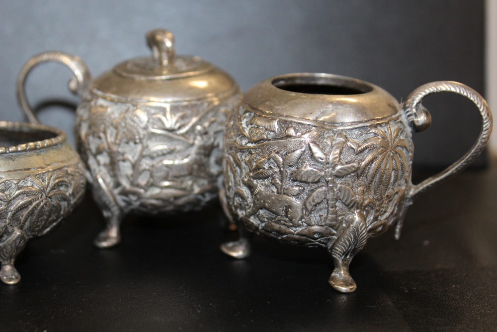 A COLLECTION OF SIX ASSORTED CONTINENTAL CRUET PIECES - Image 4 of 4