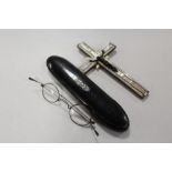 A PAIR OF VICTORIAN SPECTACLES IN PAPIER MACHE CASE AND AN ANTIQUE CRUCIFIX