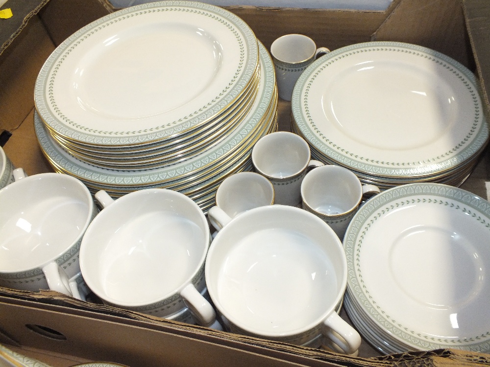 TWO TRAYS OF ROYAL DOULTON BERKSHIRE TC1021 CHINA TO INCLUDE CUPS AND SAUCERS, DINING PLATES ETC - Image 2 of 4