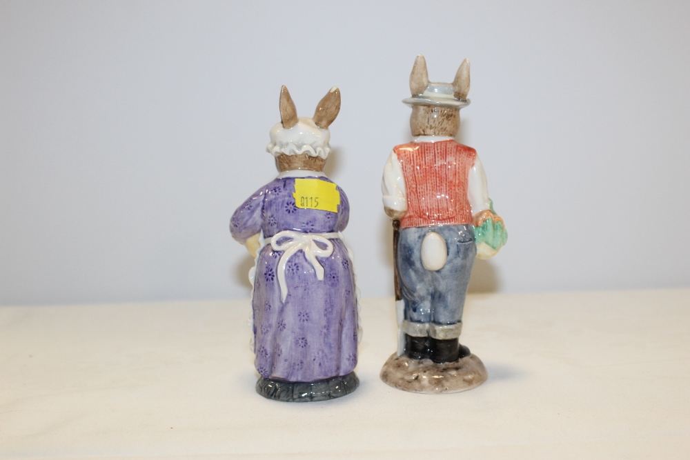 TWO BESWICK FIGURES - 'MRS RABBIT BAKING' AND 'GARDENER RABBIT' TOGETHER WITH A TRAY OF CERAMICS AND - Image 2 of 3