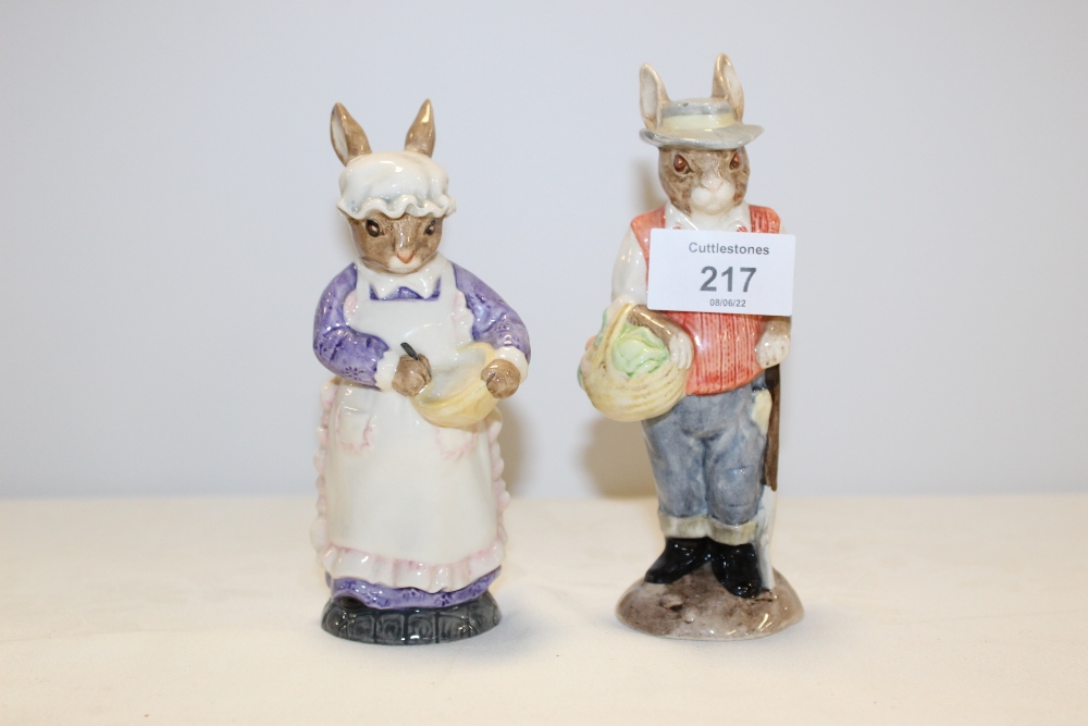 TWO BESWICK FIGURES - 'MRS RABBIT BAKING' AND 'GARDENER RABBIT' TOGETHER WITH A TRAY OF CERAMICS AND