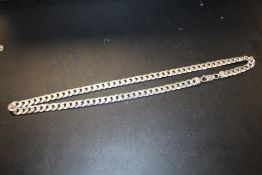 A STERLING SILVER CURB LINK CHAIN - APPROX WEIGHT 42.4G