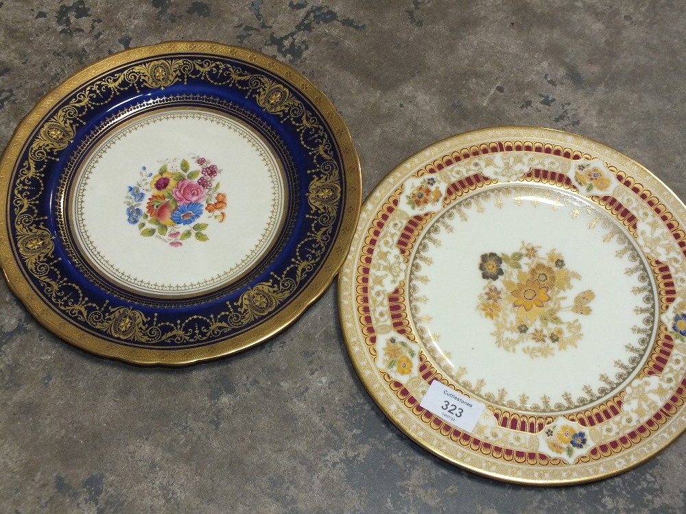 A COLLECTION OF GILDED CABINET PLATES TO INCLUDE AYNSLEY ORCHARD GOLD, AYNSLEY COBALT BLUE, CRESCENT - Image 4 of 4