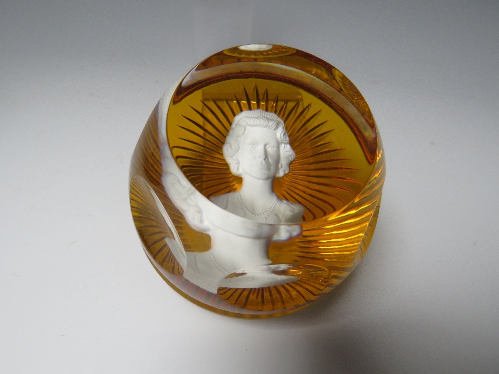 A SET OF FOUR BACCARAT CRYSTAL ROYALTY CAMEO / PORTRAIT PAPERWEIGHTS, comprising HM Queen - Image 6 of 6