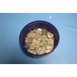 A LARGE TUB OF COINS TO INCLUDE SIXPENCES, SHILLINGS, FLORINS, HALF CROWNS AND CROWNS