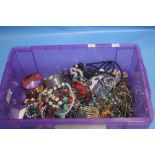 A TRAY OF COSTUME JEWELLERY TO INCLUDE BANGLES AND NECKLACES