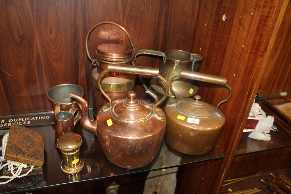 A COLLECTION OF COPPER AND BRASSWARE TO INCLUDE KETTLES (7)