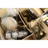 THREE BOXES OF METALWARE TO INCLUDE A PAIR OF BRASS PHEASANT FIGURES, WALL LIGHTS ETC