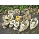 A QUANTITY OF CONCRETE GARDEN ORNAMENTS TO INCLUDE A PAIR OF SWAN SHAPED PLANTERS (11)