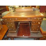 A SMALL VICTORIAN MAHOGANY LEATHER TOPPED TWIN PEDESTAL DESK W-119 CM