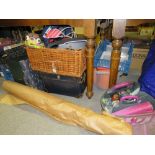 A LARGE QUANTITY OF COLLECTABLES AND SUNDRIES TO INCLUDE A WICKER HAMPER BASKET, BASEBALL HELMET