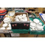 A LARGE QUANTITY OF ROYAL DOULTON RAVENSWOOD CHINA TEA AND DINNERWARE TO INCLUDE TUREENS DINING