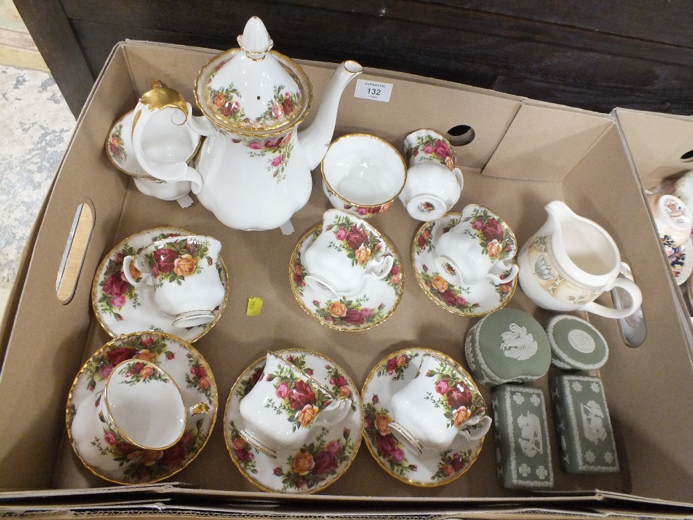 A TRAY OF ROYAL ALBERT OLD COUNTRY ROSES CHINA TO INCLUDE A COFFEE SET TOGETHER WITH WEDGWOOD
