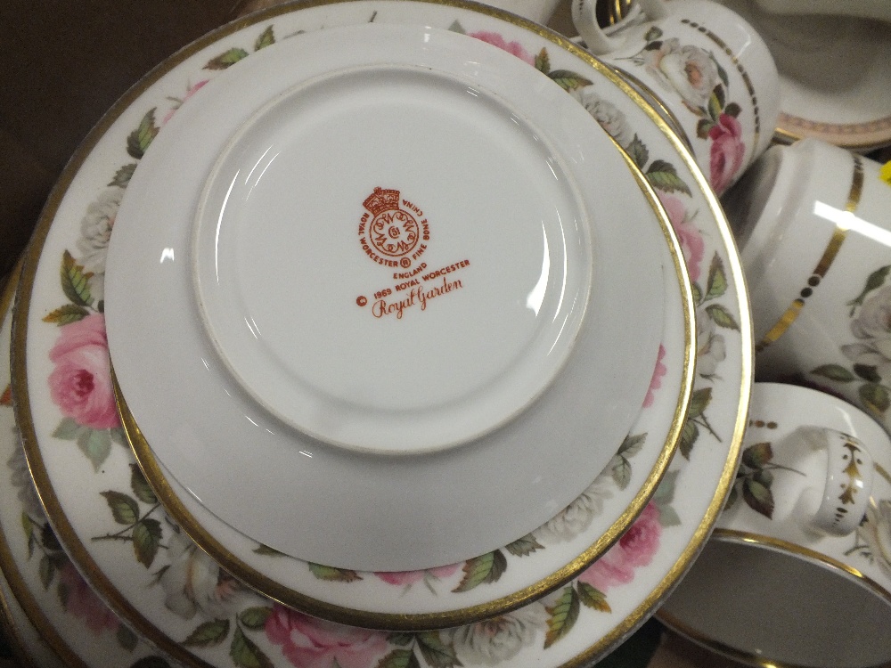 TWO BOXES OF DOULTON AND ROYAL WORCESTER CHINA TO INCLUDE ROYAL DOULTON DARJEELING, ROYAL - Image 2 of 2