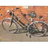 VINTAGE DIANA DAWES BRITISH RACING GREEN BICYCLE COMPLETE WITH A LEATHER MIDDLE MORE SADDLE