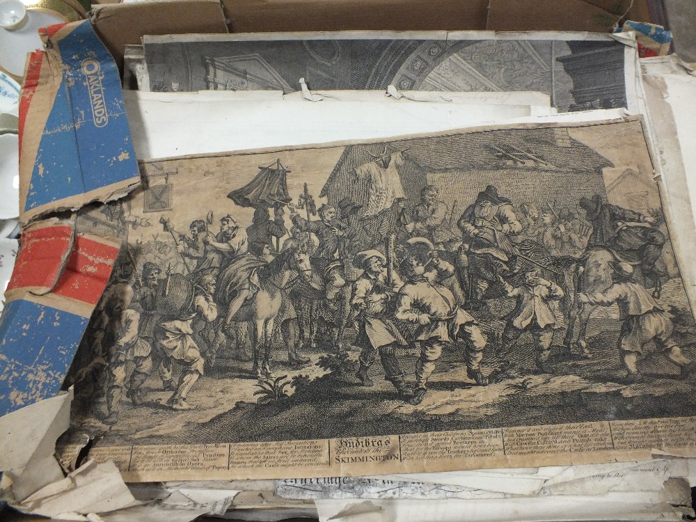 A TRAY OF UNFRAMED ANTIQUE ENGRAVINGS ETC TO INCLUDE STREET SCENES, INTERIOR SCENES, PORTRAITS ETC