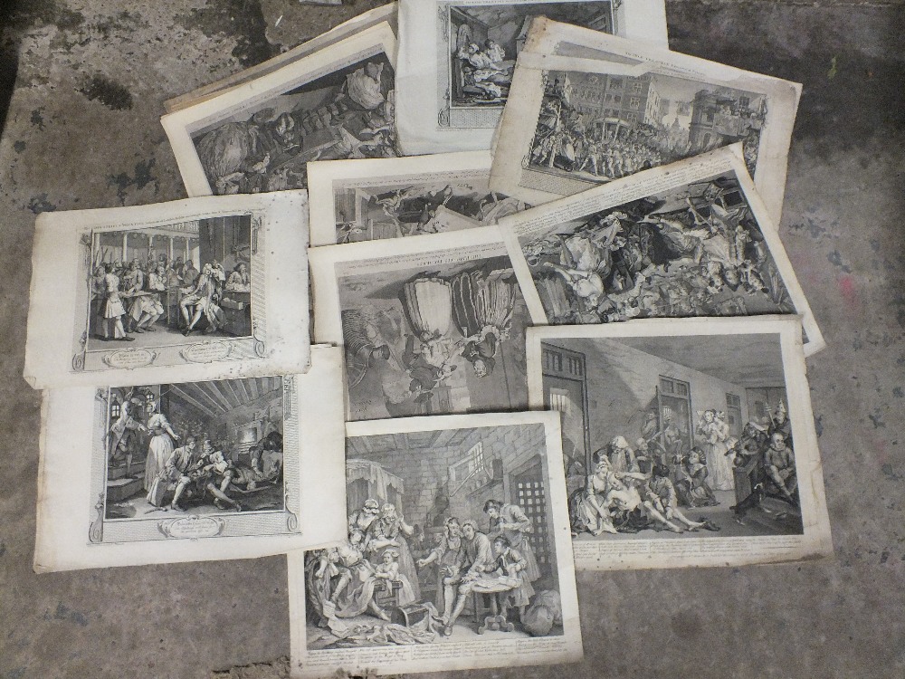 A TRAY OF UNFRAMED ANTIQUE ENGRAVINGS ETC TO INCLUDE STREET SCENES, INTERIOR SCENES, PORTRAITS ETC - Bild 3 aus 4