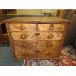 AN EARLY 19TH CENTURY WALNUT AND OAK CHEST OF FIVE DRAWERS RAISED ON BUN FEET H-92 W-99 D-56 CM A/F