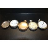 A COLLECTION OF ASSORTED POCKET WATCHES TO INCLUDE A GOLD PLATED WALTHAM EXAMPLE
