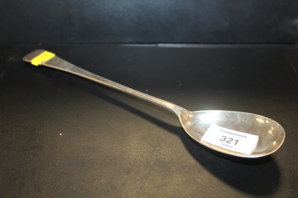 A HALLMARKED SILVER SALAD SERVING SPOON - L 25.5 CM