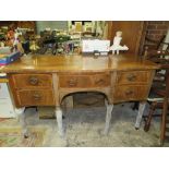 A 19TH CENTURY MAHOGANY CROSSBANDED SERPENTINE SIDEBOARD W-160 CM