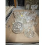 A TRAY OF CUT GLASS TO INCLUDE WORDSLY CRYSTAL
