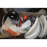 A QUANTITY OF ASSORTED CRICKET ITEMS TO INCLUDE PADS, BATS, BALLS, HELMET, WICKET KEEPING SET, ETC.