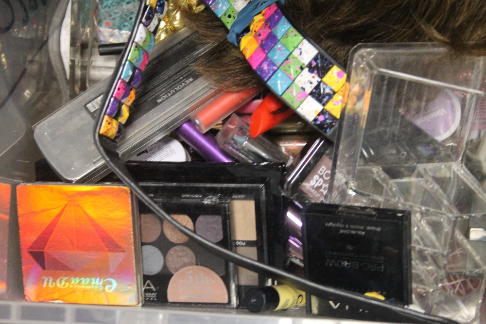 A TRAY OF MAKE-UP, A WIG ETC. (TRAY NOT INCLUDED) - Image 2 of 2