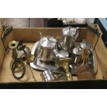 A TRAY OF METALWARE TO INCLUDE BRASS BELL, PAIR OF CANDLESTICKS ETC.