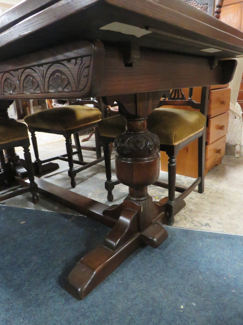 A JACOBEAN OAK SETTLE REFECTORY DRAWLEAF TABLE WITH HEAVY BALUSTER SUPPORTS AND FOUR OAK BERGERE - Image 4 of 6