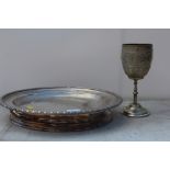 AN ELKINGTON SILVER PLATED MEAT PLATE TOGETHER WITH A SILVER PLATED GOBLET (2)