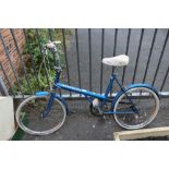 A LADIES VINTAGE HERCULES HUNTER BICYCLE