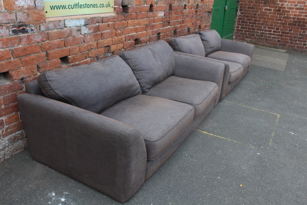 A PAIR OF GREY / BROWN UPHOLSTERED THREE SEATER SETTEES - NO FEET, W 218 CM, D 95 CM, SEAT HEIGHT 35 - Image 3 of 5