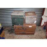 A LARGE VINTAGE TIN TRUNK TOGETHER WITH TWO SMALLER EXAMPLES (3)