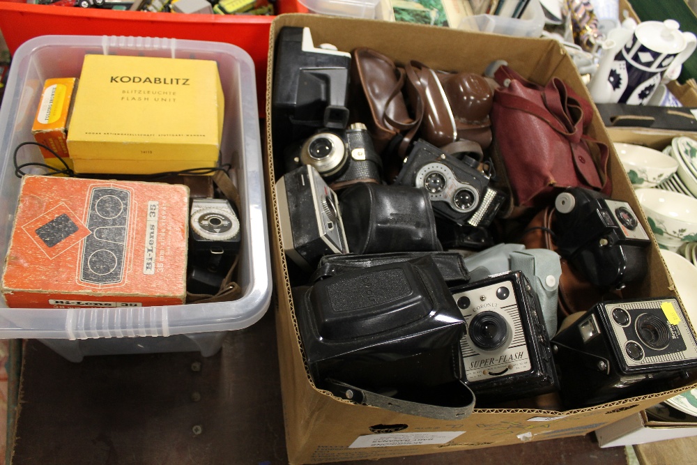 TWO BOXED OF VINTAGE CAMERAS AND ACCESSORIES TO INCLUDE CORONET, NOMO, BROWNIE ETC