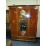 A LARGE EDWARDIAN MAHOGANY INLAID TRIPLE WARDROBE WITH CENTRAL MIRROR H-213 W-166 CM