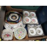 A TRAY OF BOXED AND UNBOXED CERAMICS TO INCLUDE ROYAL WORCESTER, ROYAL CROWN DERBY ETC