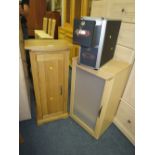 A MODERN LIGHT OAK CD CABINET AND CONTENTS TOGETHER WITH A HARDCASE OF CDS AND A FROSTED GLASS