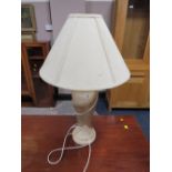 AN ITALIAN STYLE CREAM TABLE LAMP AND SHADE OVERALL H -82 CM