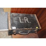 A VINTAGE RAILWAY STYLE WOODEN CARRY BOX