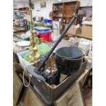 A TRAY OF ASSORTED METALWARE TO INCLUDE AN ENAMELLED COOKING POT, RAILWAY STYLE SICKLE ETC.