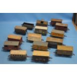 FIFTEEN PIECES OF ROLLING STOCK AND CARRIAGES, to include Hornby