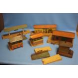 A COLLECTION OF HORNBY TINPLATE PLATFORMS, together with a collection of tinplate buildings