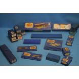 A QUANTITY OF BOXED 'OO' GAUGE HORNBY DUBLO ITEMS to include tank unit EDL18 2-6-4, mail van set, 14