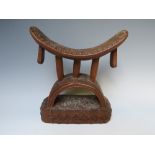 A SOUTHERN AFRICAN SHONA . TSONGA TRIBAL ART AFRICAN HEADREST, W 19 cm, H 23 cm