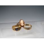 A SELECTION OF THREE GOLD DRESS RINGS, comprising a 22 ct example missing one stone, approx 4.2 g, a