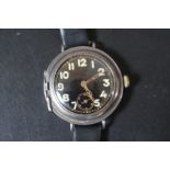 A MILITARY STYLE BLACK DIAL SILVER TRENCH WATCH, Dia 3.5 cmCondition Report:working capacity unknown