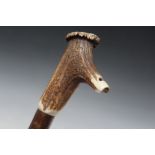 A NOVELTY WALKING CANE WITH HORN POMMEL IN THE FORM OF A WHISTLE, L 96 cm